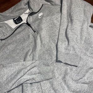 NIKE PULL OVER